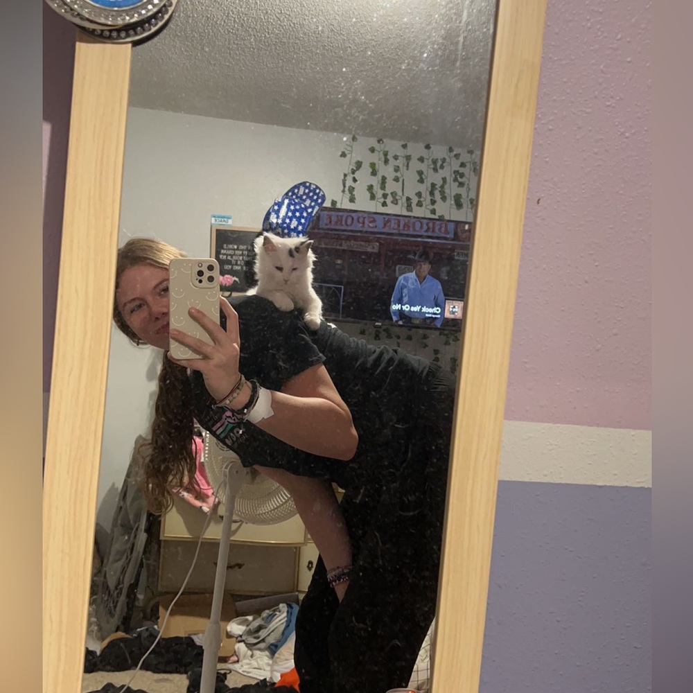 Meet your Posher, Aislinn